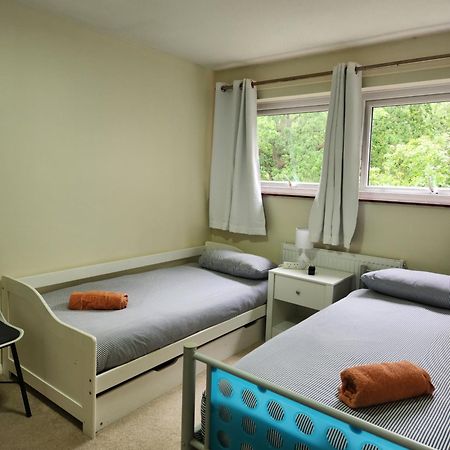 Twin Room In Crawley,Gatwick,West Sussex Ifield Exteriér fotografie