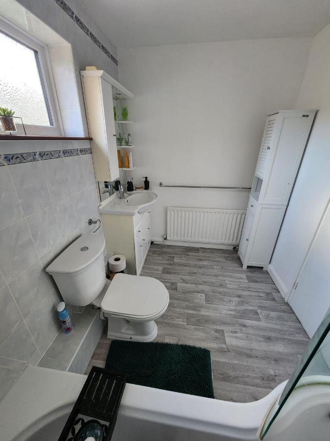 Twin Room In Crawley,Gatwick,West Sussex Ifield Exteriér fotografie