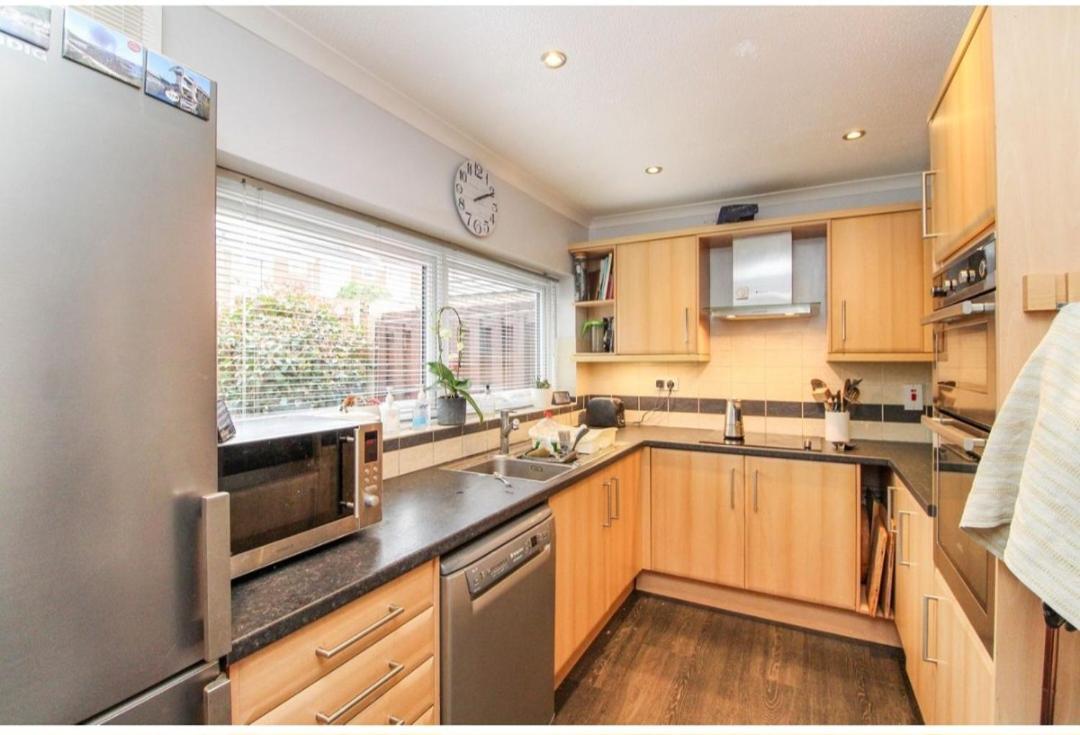 Twin Room In Crawley,Gatwick,West Sussex Ifield Exteriér fotografie